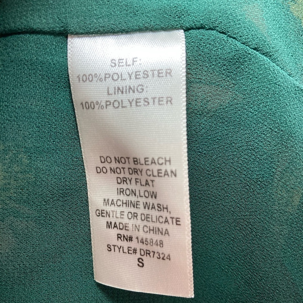 Everly cold shoulder green and black flora dress - size S - Picture 6 of 6